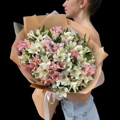 Молекула пышных альстромерий