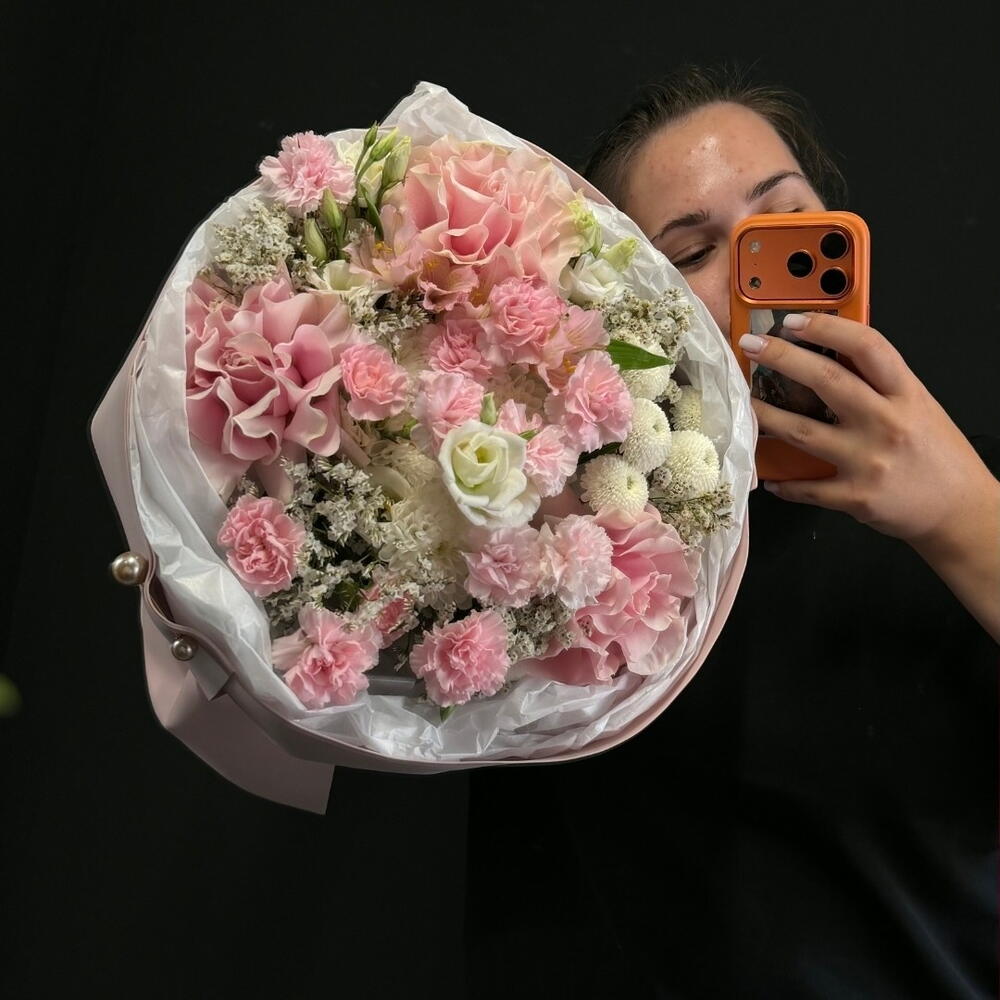 Молекула Сборный букет с французкими розами — дополнительная фотография