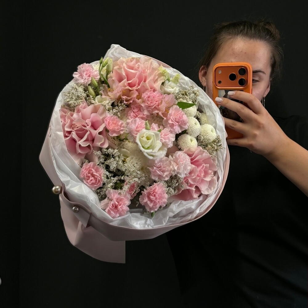 Молекула Сборный букет с французкими розами — дополнительная фотография