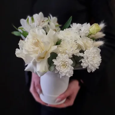 Молекула белого шарма
