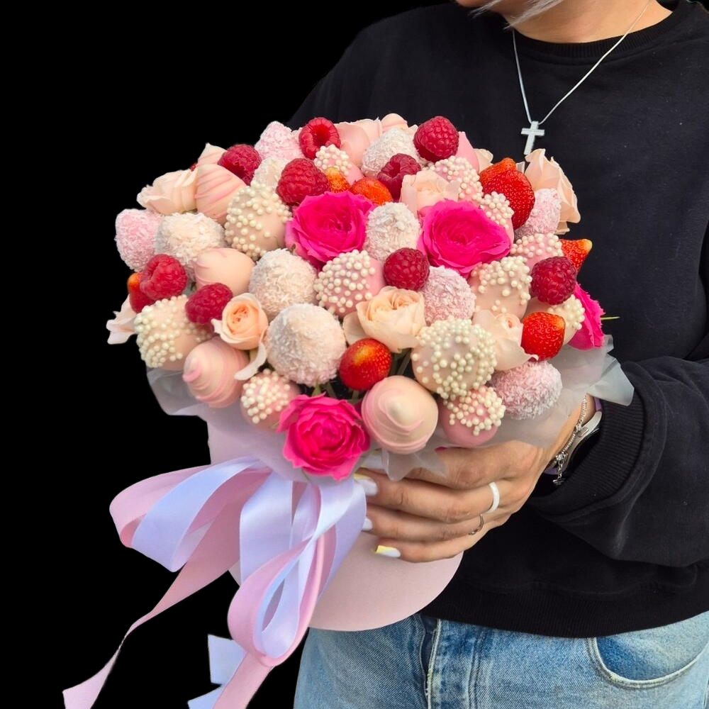 Клубника 🍓 и цветы
